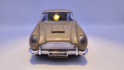 Aston Martin DB5 - Escala 1/24 - MotorMax - (Sin caja)
