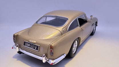Aston Martin DB5 - Escala 1/24 - MotorMax - (Sin caja)