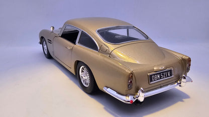Aston Martin DB5 - Escala 1/24 - MotorMax - (Sin caja)