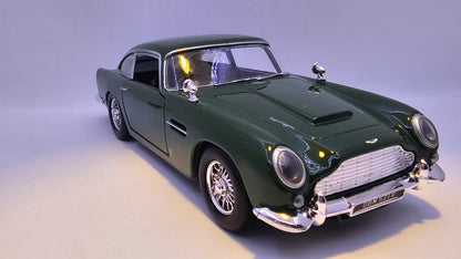 Aston Martin DB5 - Escala 1/24 - MotorMax - (Sin caja)