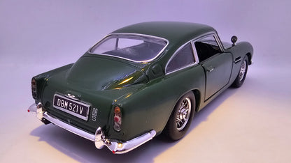 Aston Martin DB5 - Escala 1/24 - MotorMax - (Sin caja)