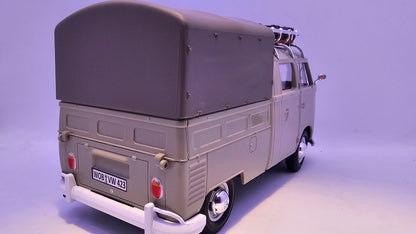 Volkswagen Type 2 Delivery Van - Escala 1/24 - MotorMax - (Sin caja)
