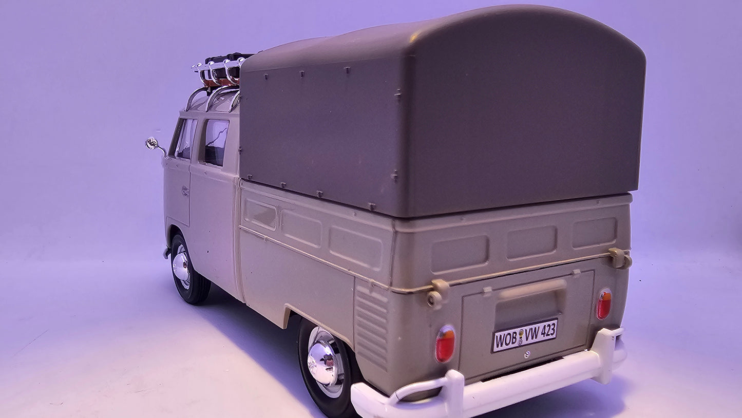 Volkswagen Type 2 Delivery Van - Escala 1/24 - MotorMax - (Sin caja)