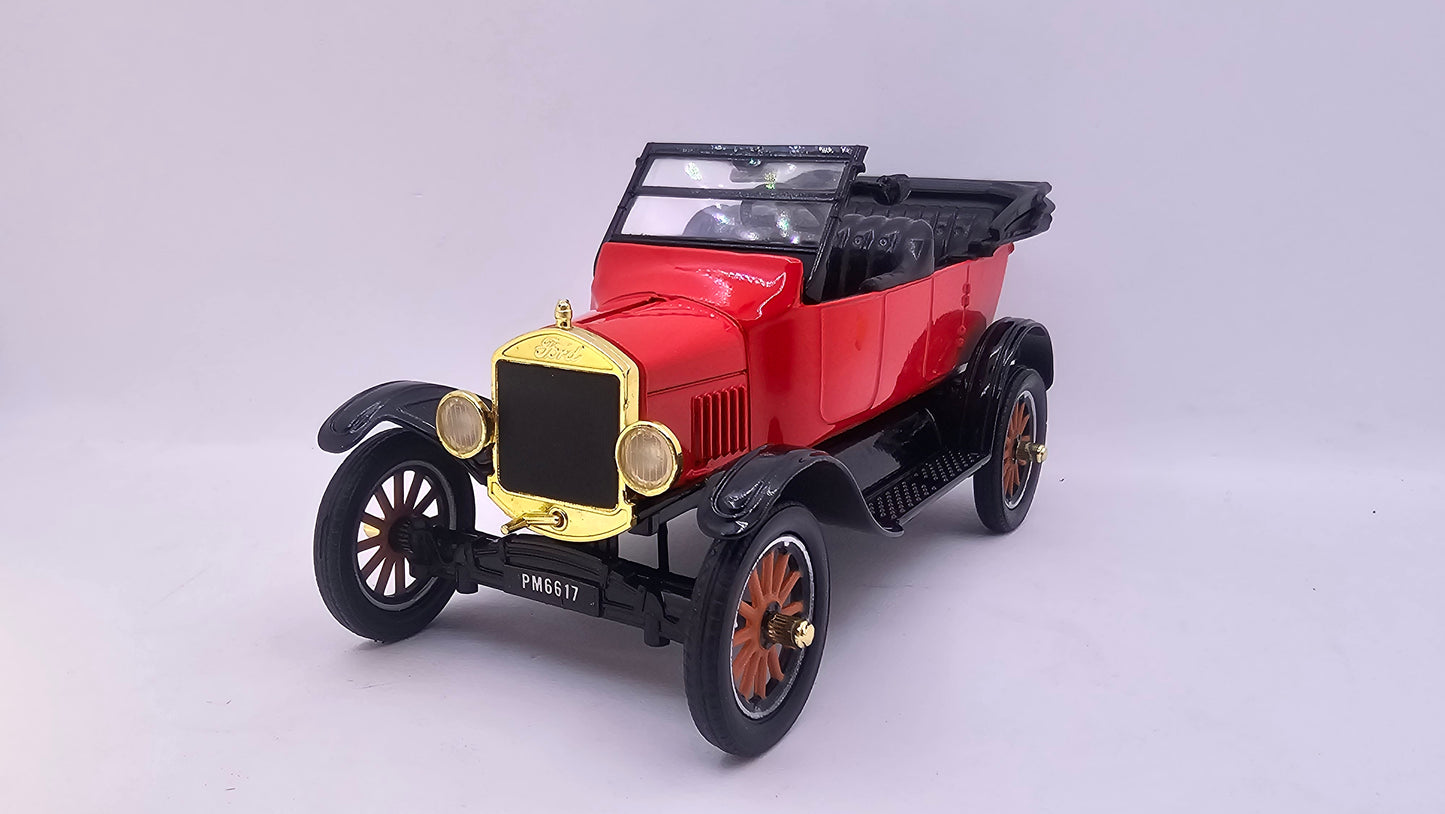 Ford Model T-Touring 1925 4 Puertas - Escala 1/24 - MotorMax - (Sin caja)