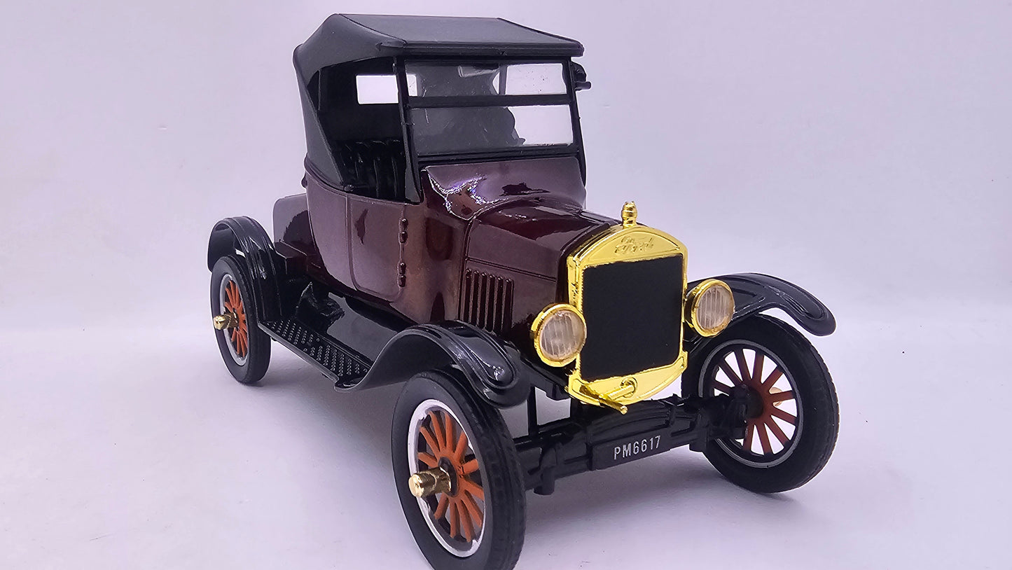 Ford Model T-Runabout 1925 2 Puertas - Escala 1/24 - MotorMax - (Sin caja)
