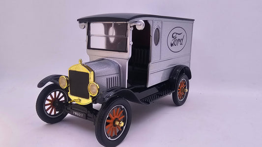 Ford Model T-Touring 1925 Paddy Wagon - Escala 1/24 - MotorMax - (Sin caja)