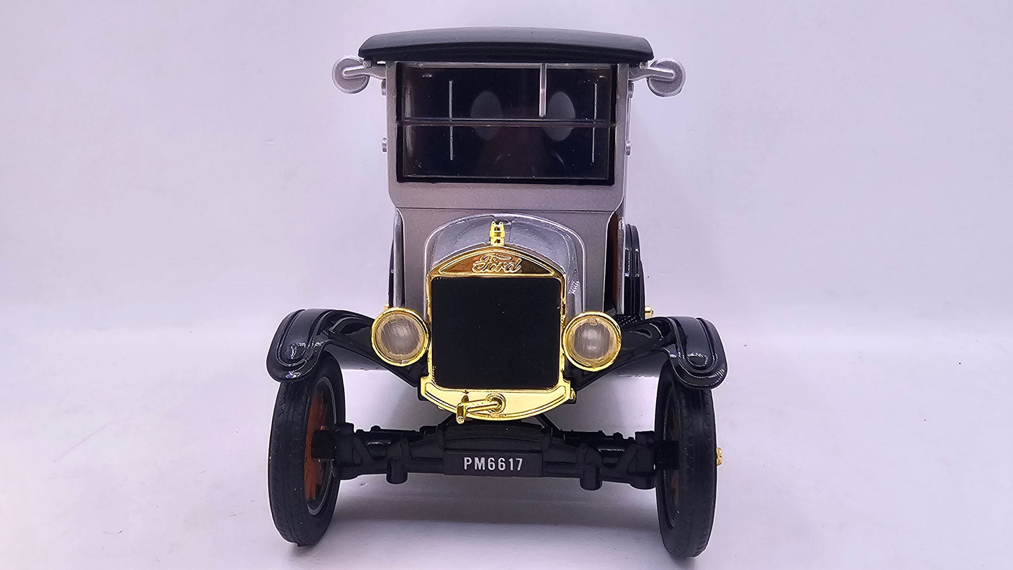 Ford Model T-Touring 1925 Paddy Wagon - Escala 1/24 - MotorMax - (Sin caja)