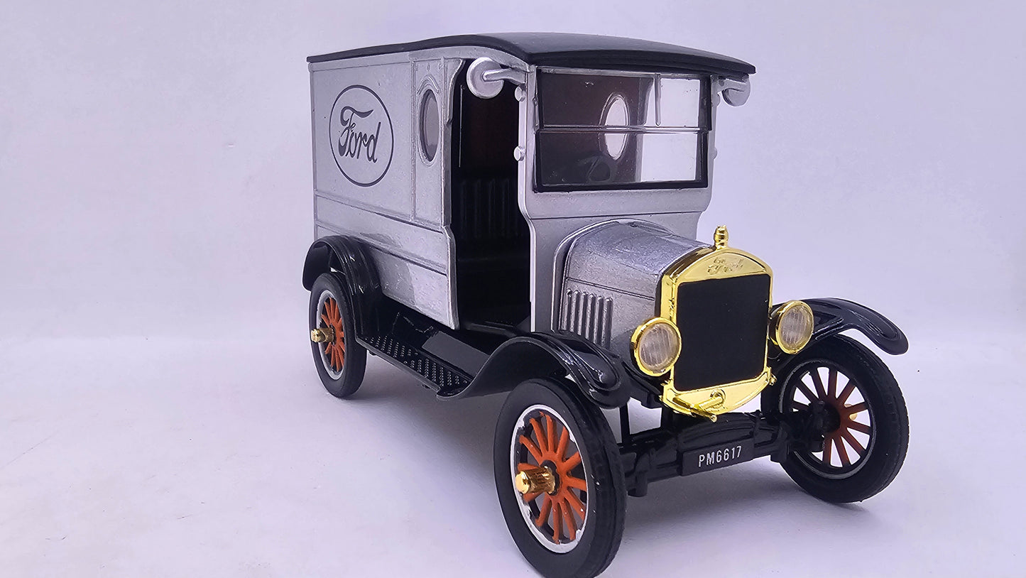 Ford Model T-Touring 1925 Paddy Wagon - Escala 1/24 - MotorMax - (Sin caja)