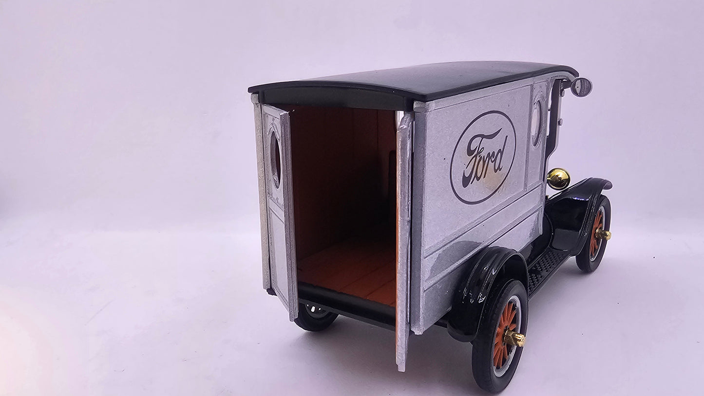 Ford Model T-Touring 1925 Paddy Wagon - Escala 1/24 - MotorMax - (Sin caja)