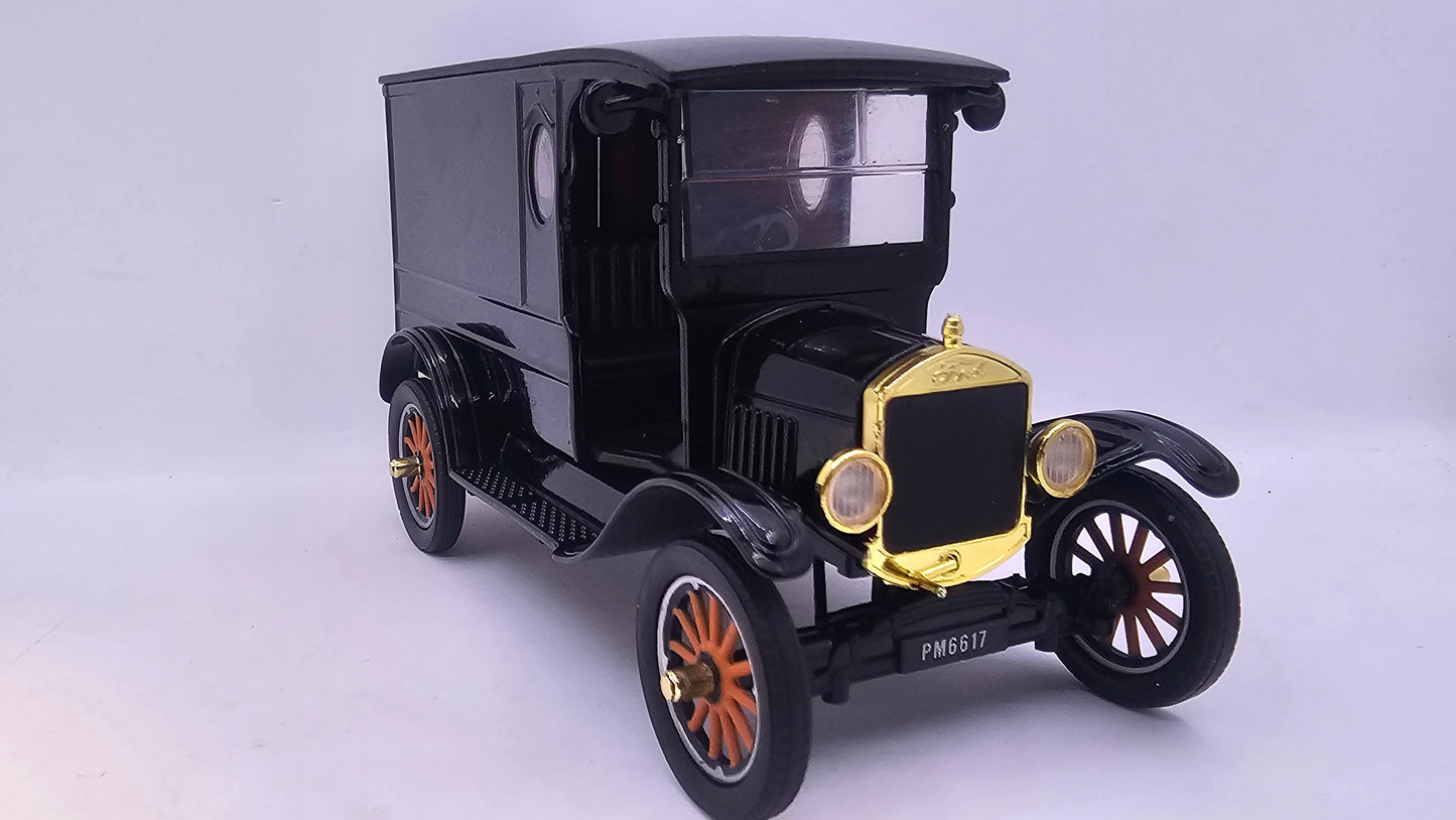 Ford Model T-Touring 1925 Paddy Wagon - Escala 1/24 - MotorMax - (Sin caja)