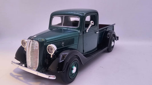 Ford Pick-Up 1937 - Escala 1/24 - MotorMax - (Sin caja)