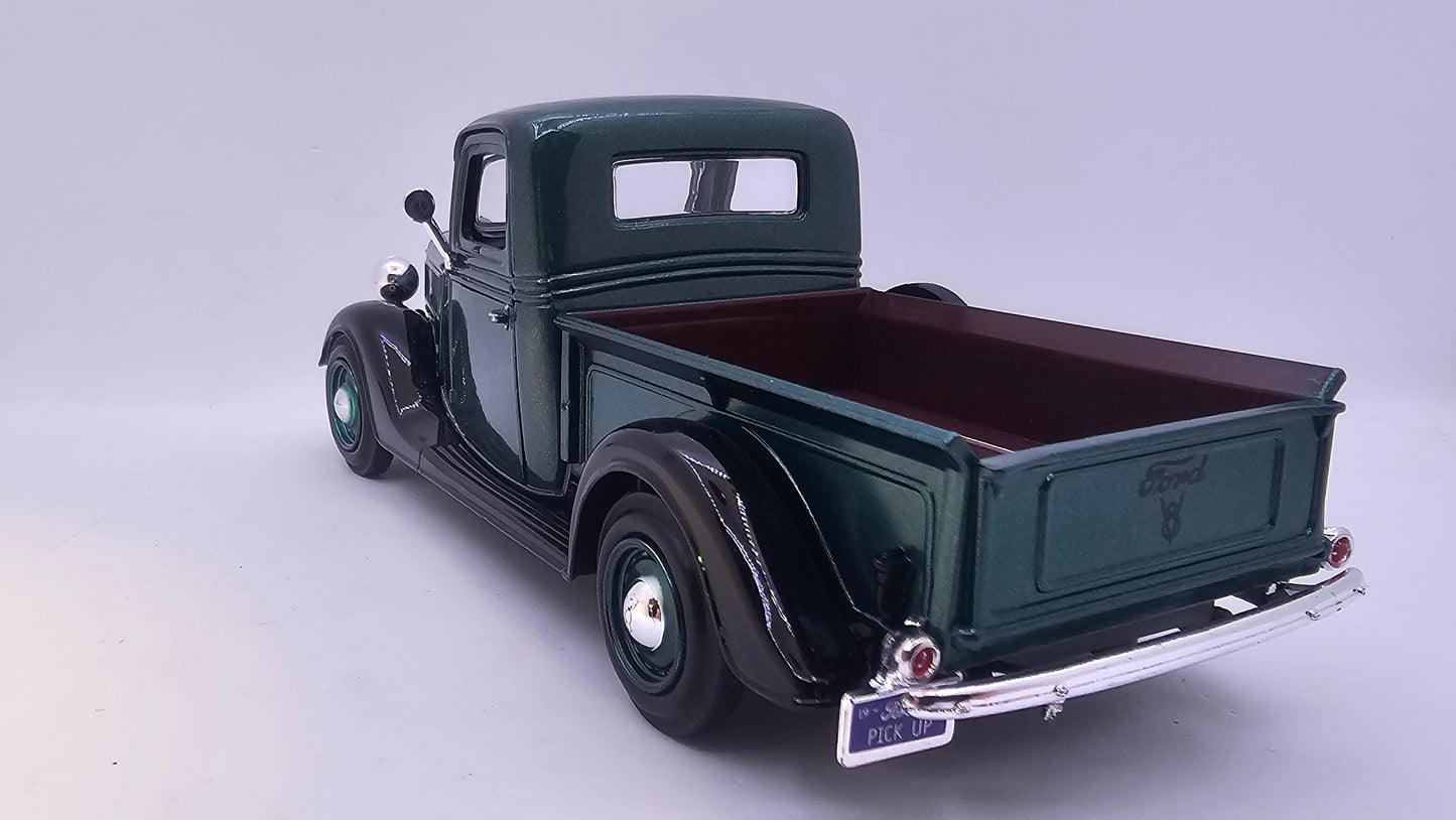 Ford Pick-Up 1937 - Escala 1/24 - MotorMax - (Sin caja)