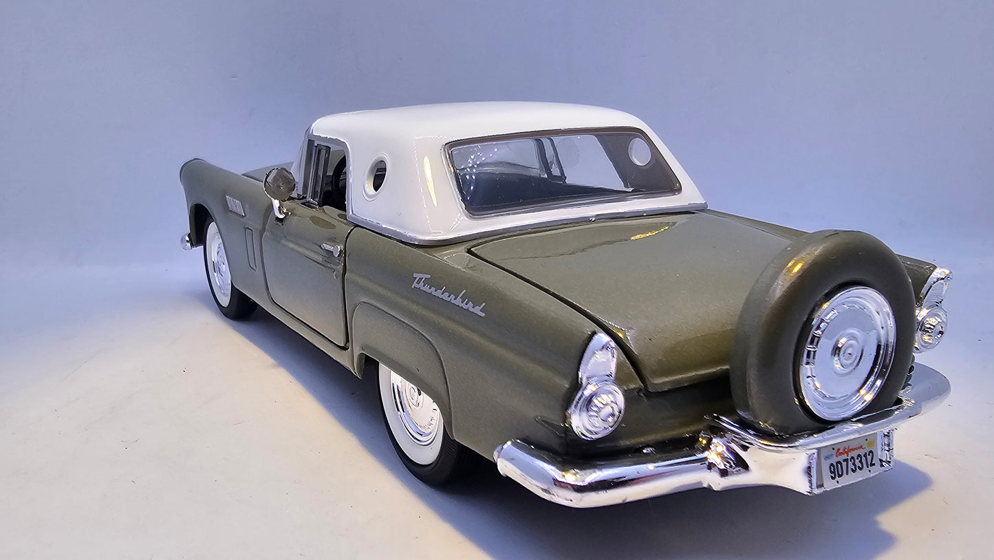 Ford Thunderbird - Escala 1/24 - MotorMax - (Sin caja)