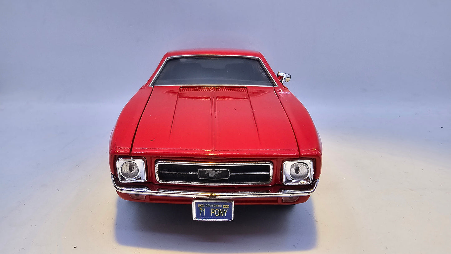 Ford Mustang SportsRoof 1971 - Escala 1/24 - MotorMax - (Sin caja)