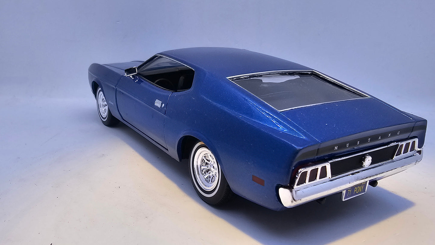 Ford Mustang SportsRoof 1971 - Escala 1/24 - MotorMax - (Sin caja)