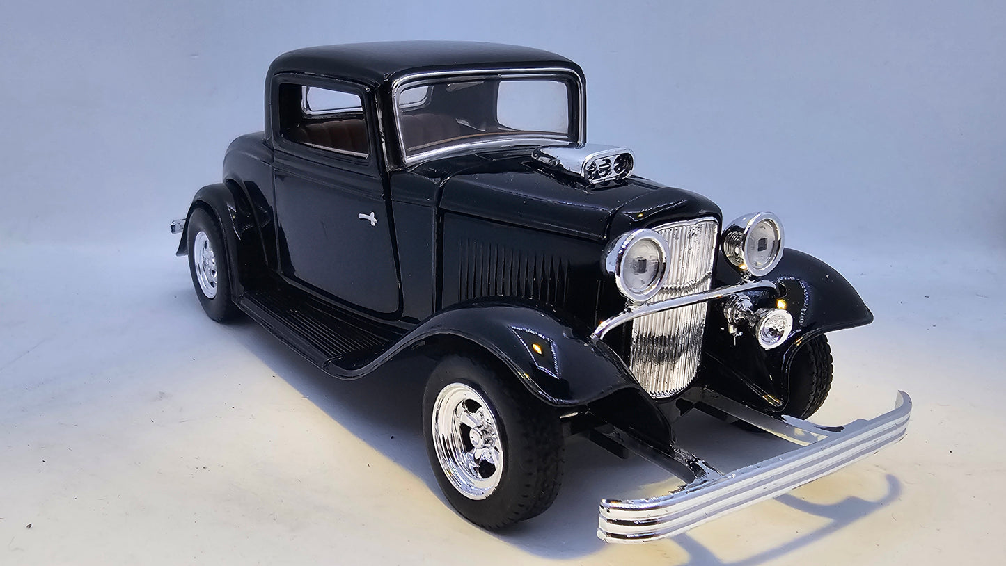Ford Coupe 1932 - Escala 1/24 - MotorMax - (Sin caja)
