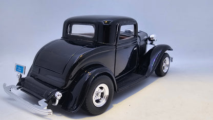 Ford Coupe 1932 - Escala 1/24 - MotorMax - (Sin caja)