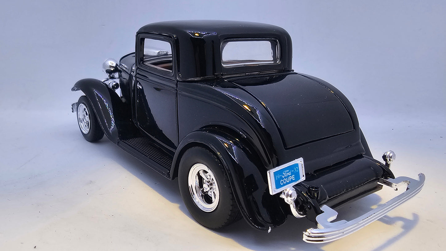 Ford Coupe 1932 - Escala 1/24 - MotorMax - (Sin caja)