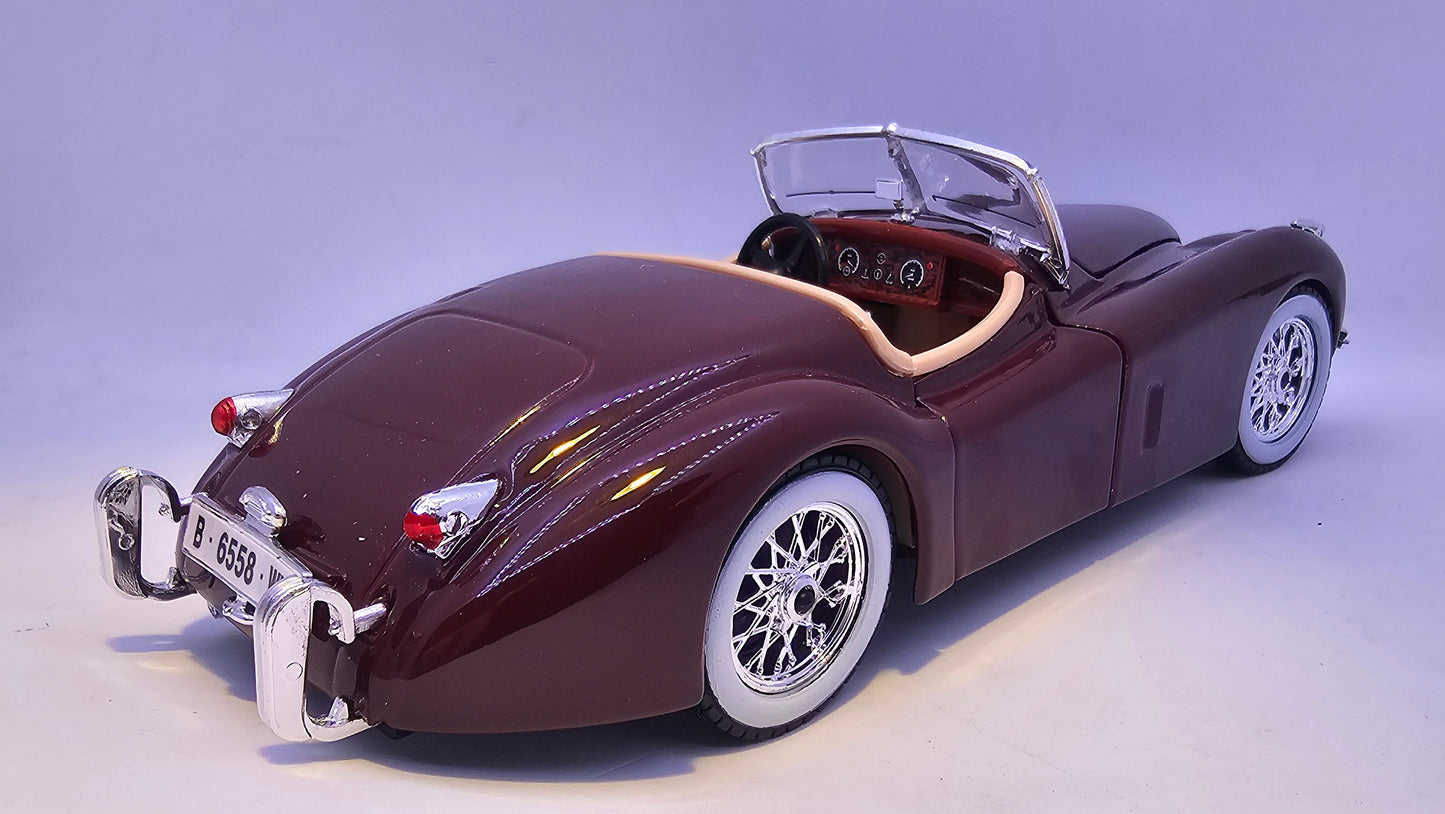 Jaguar XK 120 - Escala 1/24 - Burago - (Sin caja)