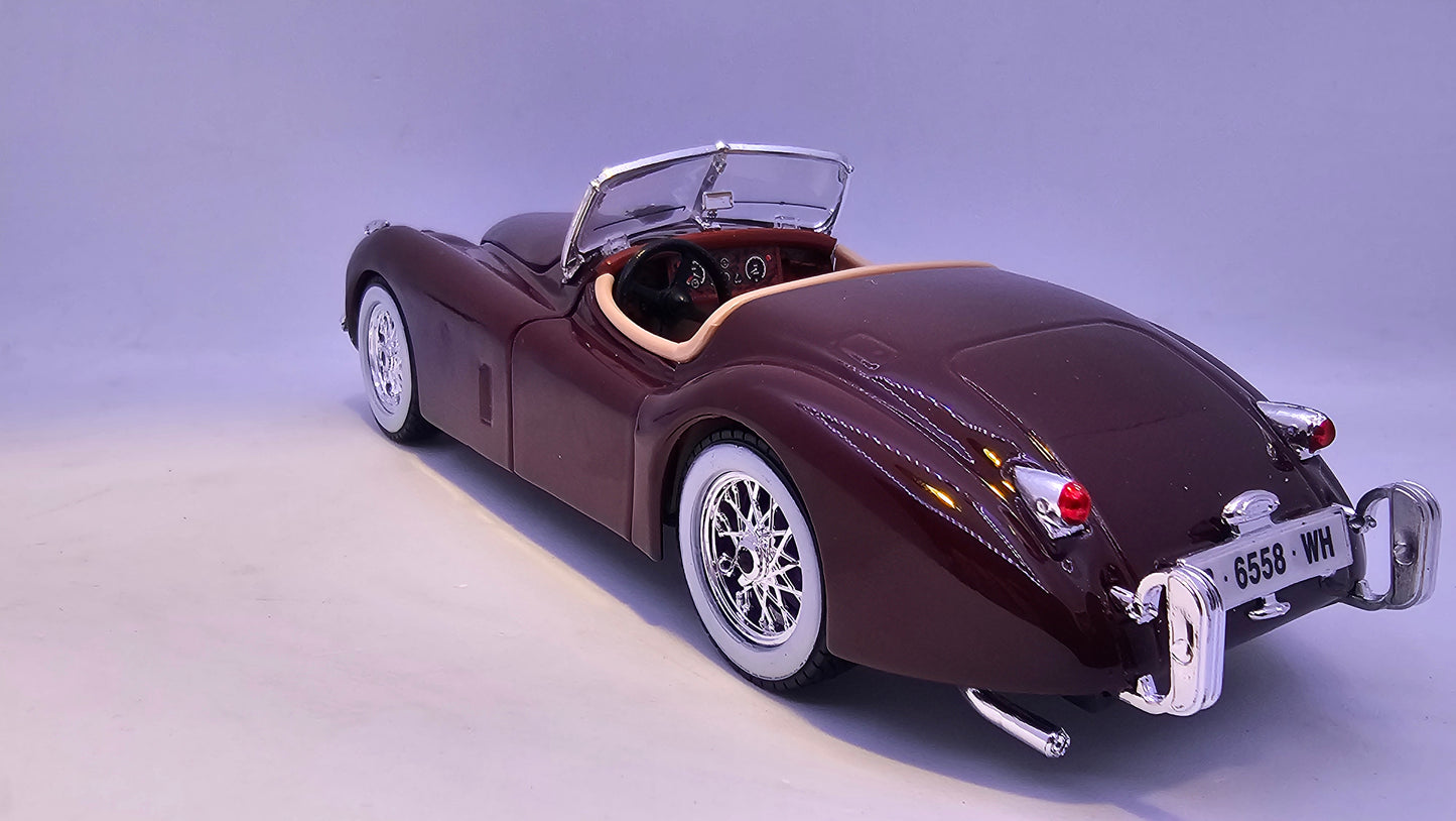Jaguar XK 120 - Escala 1/24 - Burago - (Sin caja)