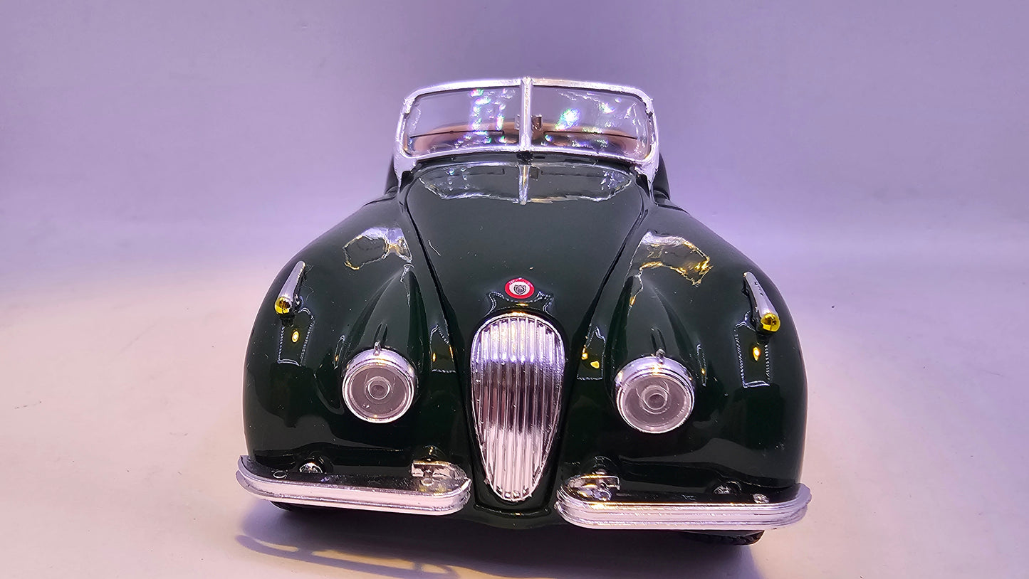 Jaguar XK 120 - Escala 1/24 - Burago - (Sin caja)