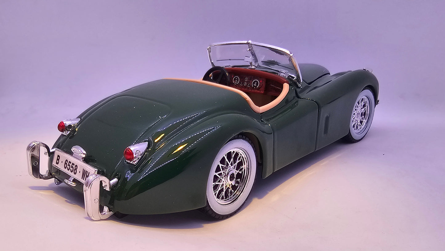 Jaguar XK 120 - Escala 1/24 - Burago - (Sin caja)