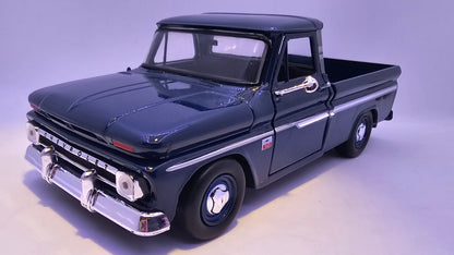 Chevy C10 Pickup 1966 - Escala 1/24 - MotorMax - (Sin caja)