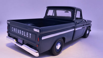 Chevy C10 Pickup 1966 - Escala 1/24 - MotorMax - (Sin caja)