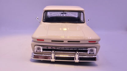 Chevy C10 Pickup 1966 - Escala 1/24 - MotorMax - (Sin caja)