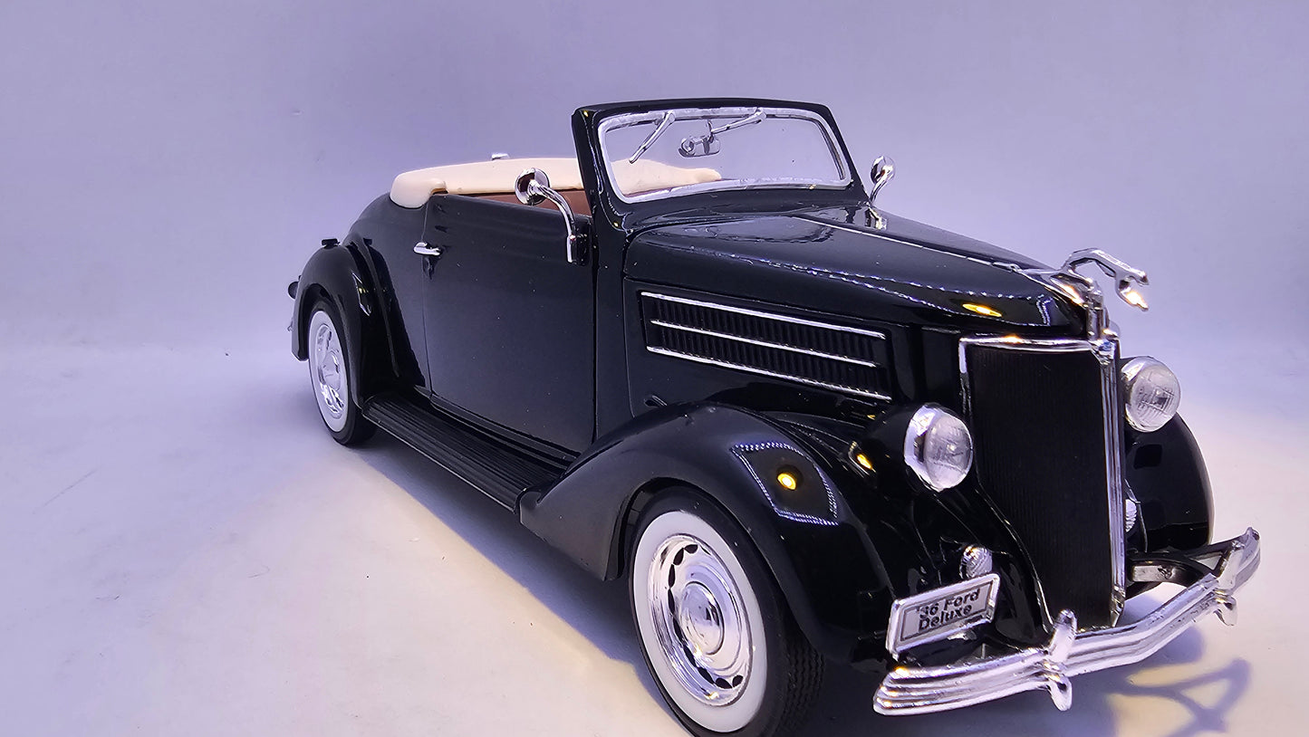Ford Deluxe Cabriolet 1936 - Escala 1/24 - Welly - (Sin caja)