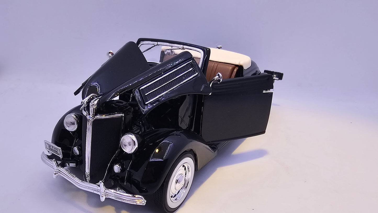 Ford Deluxe Cabriolet 1936 - Escala 1/24 - Welly - (Sin caja)