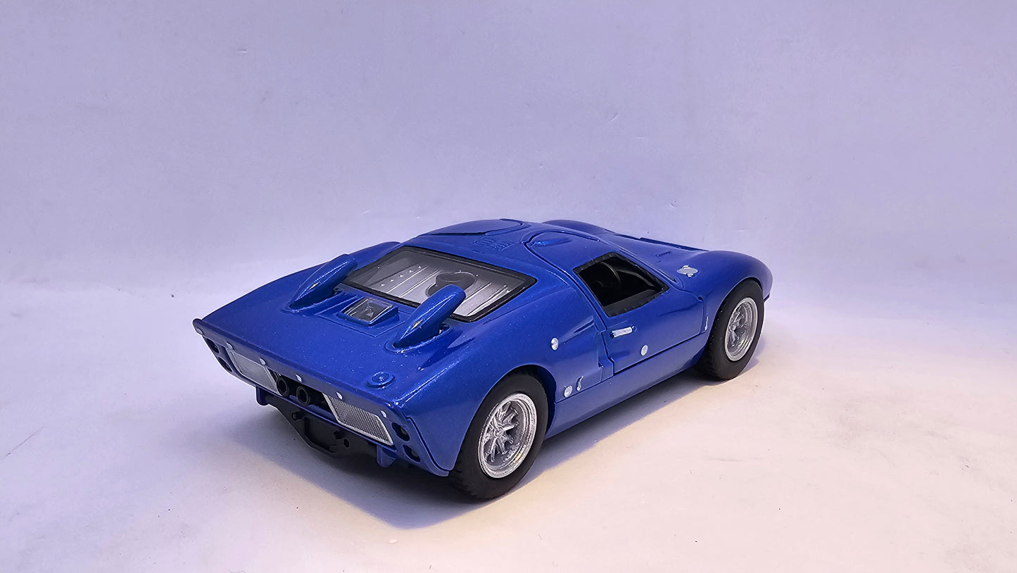 Ford GT40 MKII 1966 - Escala 1/32 - Kinsmart - (Sin caja)