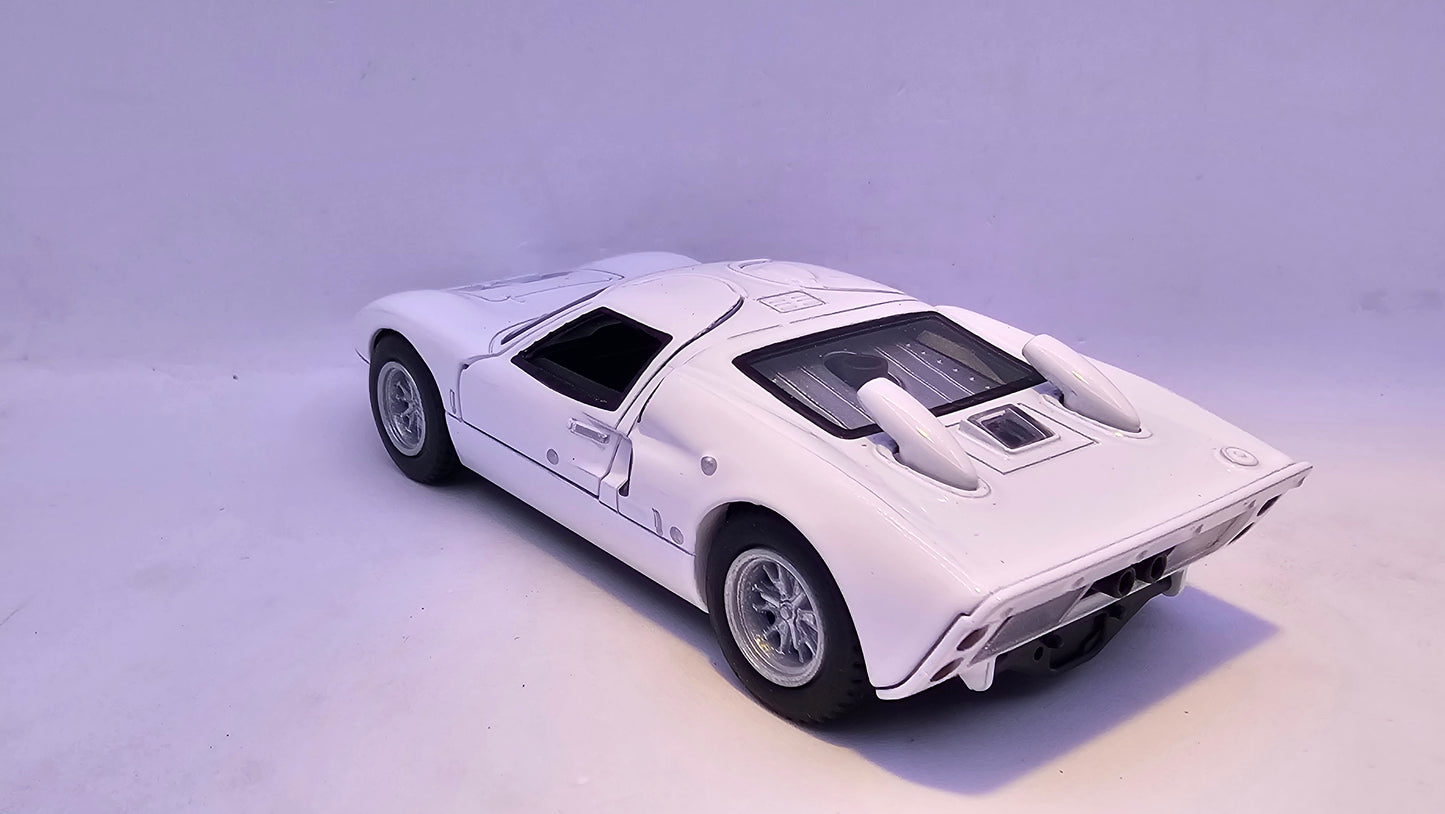 Ford GT40 MKII 1966 - Escala 1/32 - Kinsmart - (Sin caja)