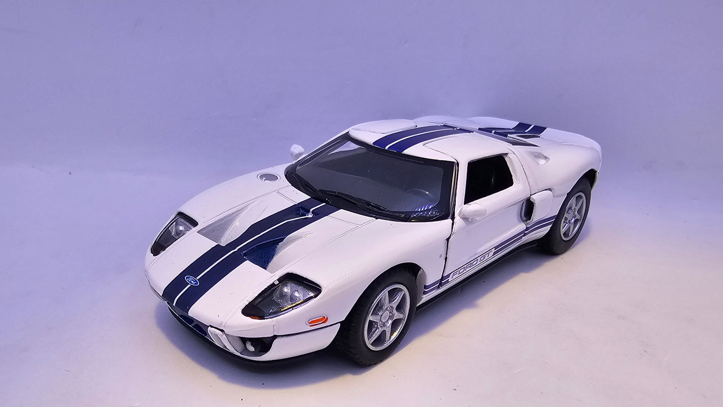 Ford GT 2006 - Escala 1/36 - Kinsmart - (Sin caja)