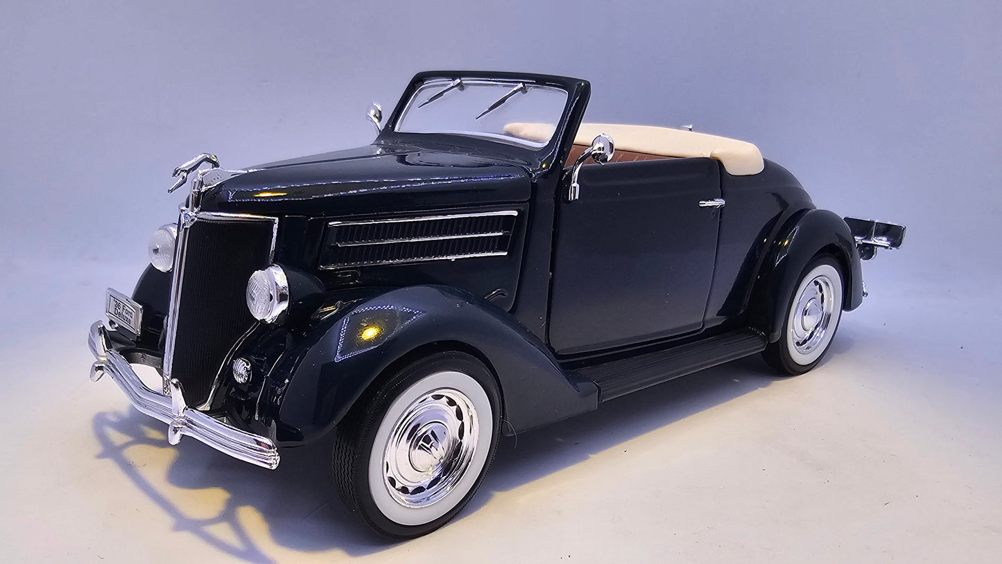 Ford Deluxe Cabriolet 1936 - Escala 1/24 - Welly - (Sin caja)