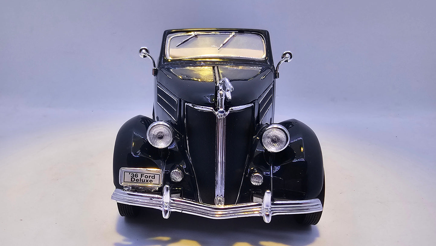 Ford Deluxe Cabriolet 1936 - Escala 1/24 - Welly - (Sin caja)