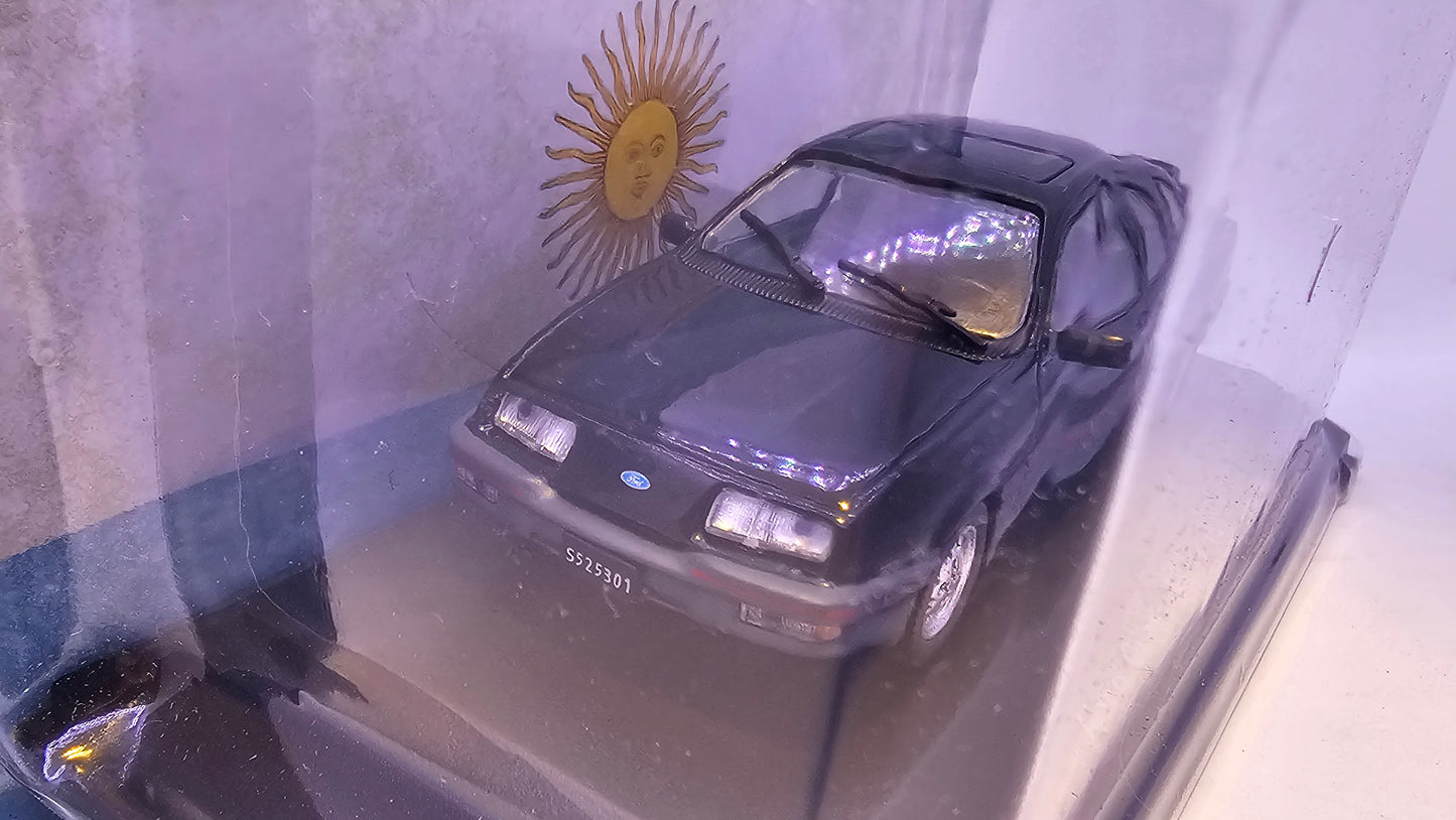 Ford Sierra XR4 1984 - Escala 1/43 - Salvat
