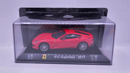 Ferrari 812 Superfast 2017 - Escala 1/43 - Salvat