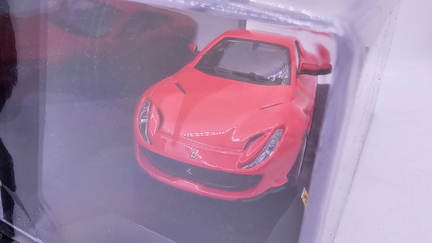 Ferrari 812 Superfast 2017 - Escala 1/43 - Salvat