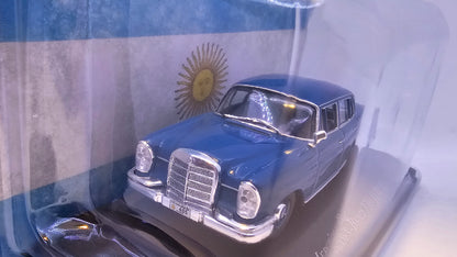 Mercedes Benz 220 1964 - Escala 1/43 - Salvat