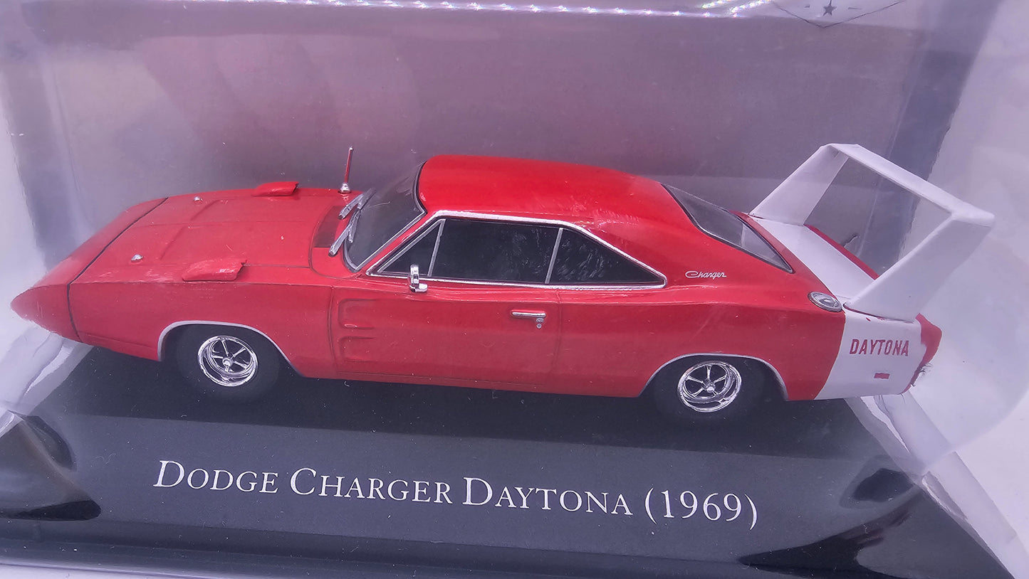Dodge Charger Daytona 1969 - Escala 1/43 - Luppa
