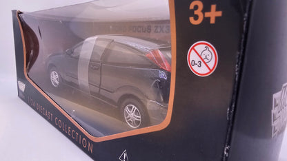 Ford Focus ZX3 2002 - Escala 1/24 - MotorMax