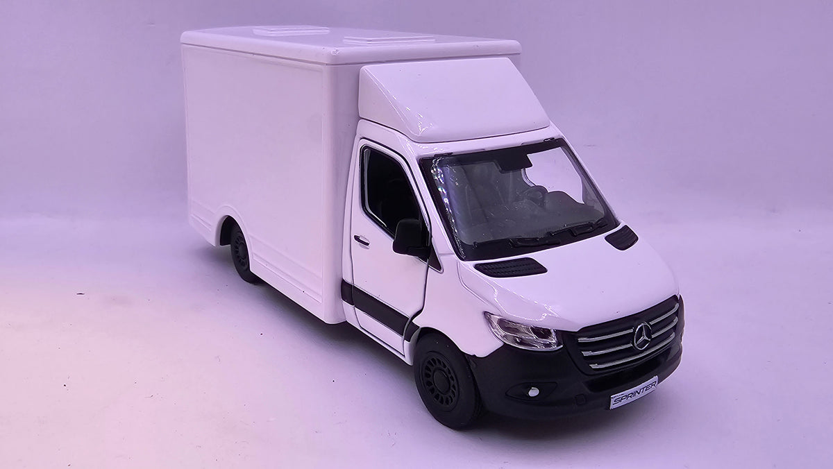 Mercedes Benz Sprinter - Escala 1/48 - Kinsmart - (Sin caja)