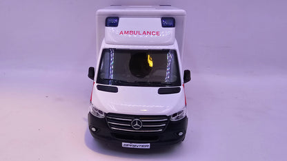 Mercedes Benz Sprinter Ambulancia - Escala 1/48 - Kinsmart - (Sin caja)