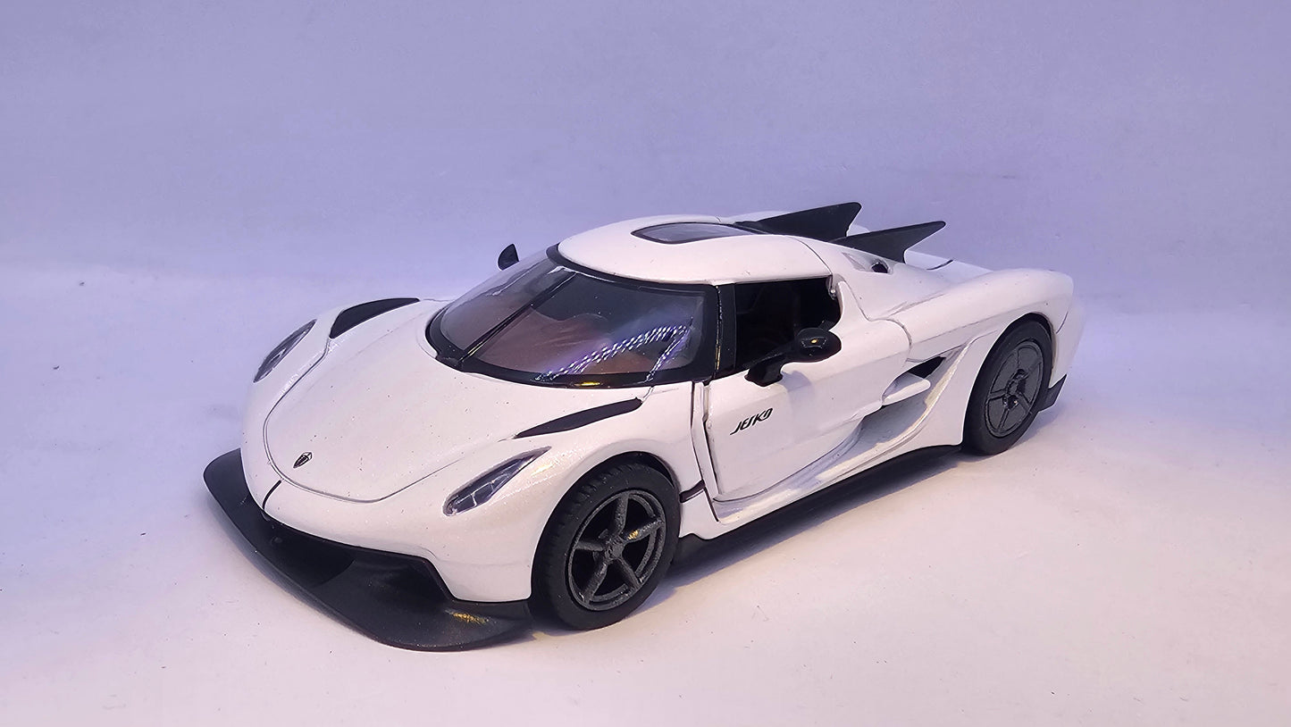 Koenigsegg Jesko Absolut - Escala 1/36 - Kinsmart - (Sin caja)