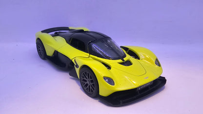 Aston Martin Valkyrie - Escala 1/36 - Kinsmart - (Sin caja)