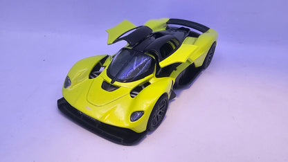 Aston Martin Valkyrie - Escala 1/36 - Kinsmart - (Sin caja)