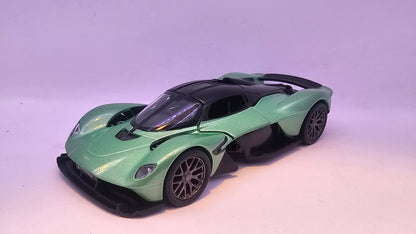 Aston Martin Valkyrie - Escala 1/36 - Kinsmart - (Sin caja)