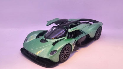 Aston Martin Valkyrie - Escala 1/36 - Kinsmart - (Sin caja)