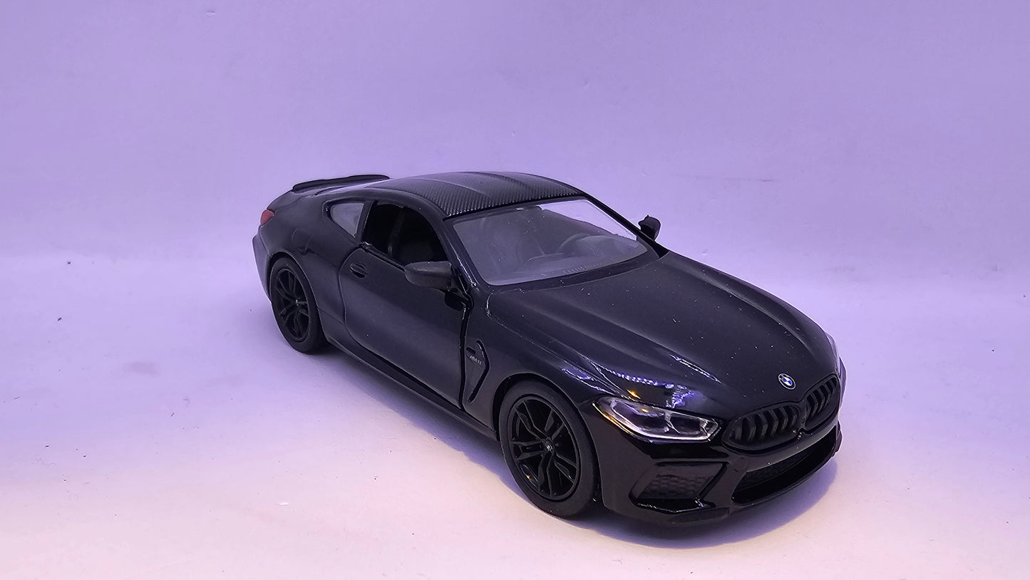 BMW M8 Competition Coupé - Escala 1/38 - Kinsmart - (Sin caja)